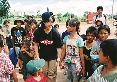 2003年　カンボジア・タイ国境にて
