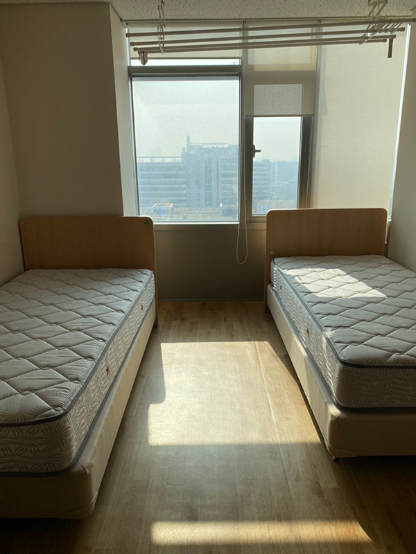 国際宿舎2人部屋の様子