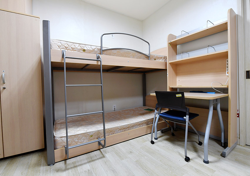 4人部屋を2人利用